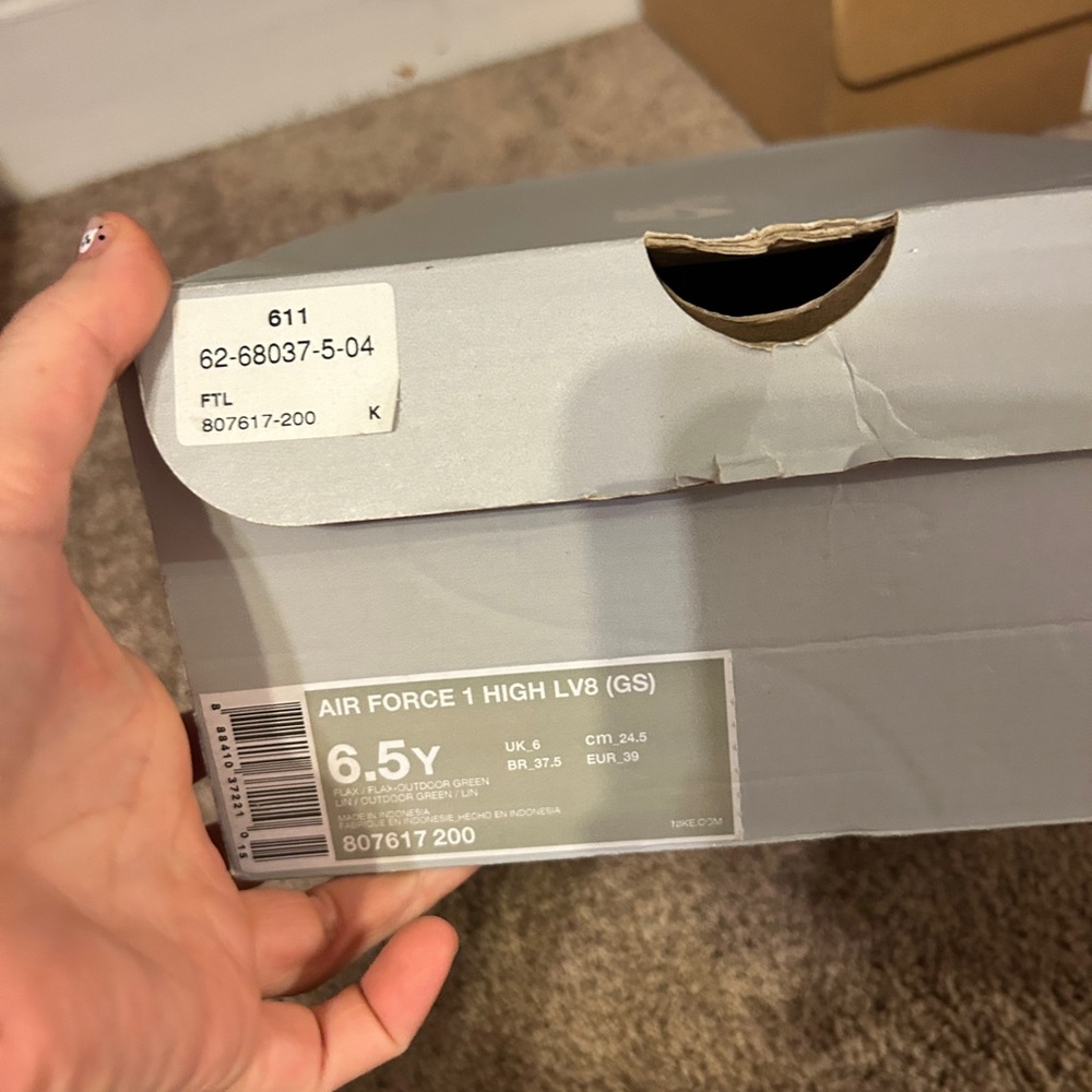 Nike Air Force 1 High LV8 (GS) in Tan